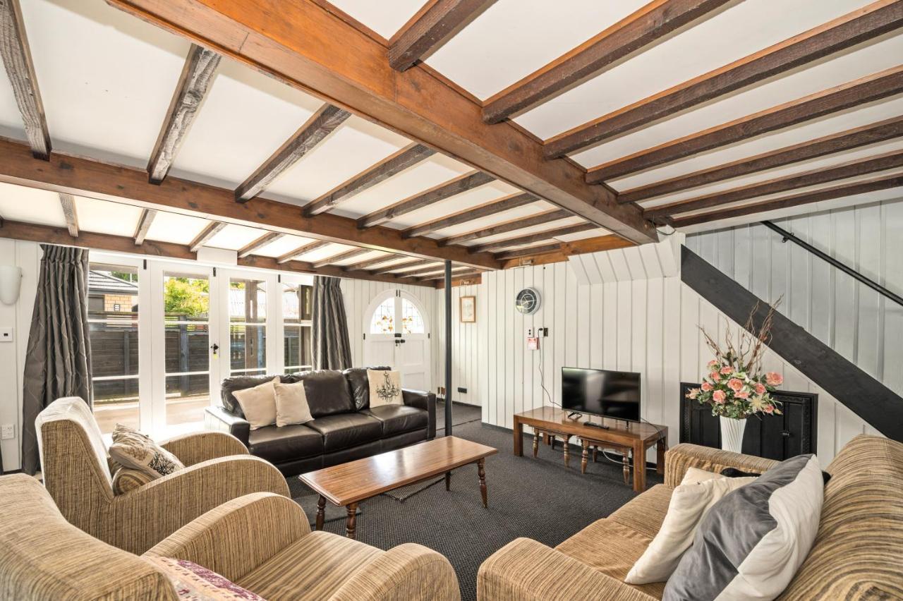 Springfield Rise Lodge - Rotorua Holiday Home מראה חיצוני תמונה